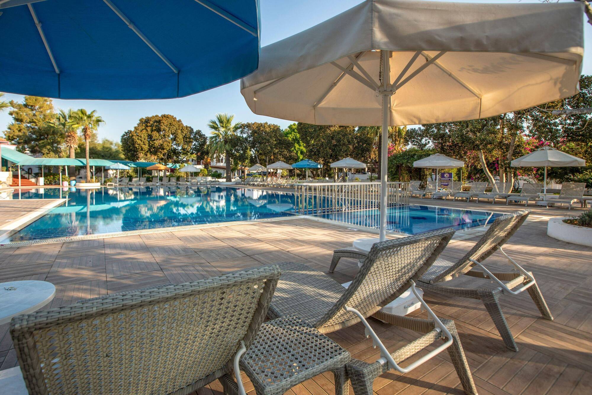Merit Cyprus Gardens Holiday Famagusta  Luaran gambar