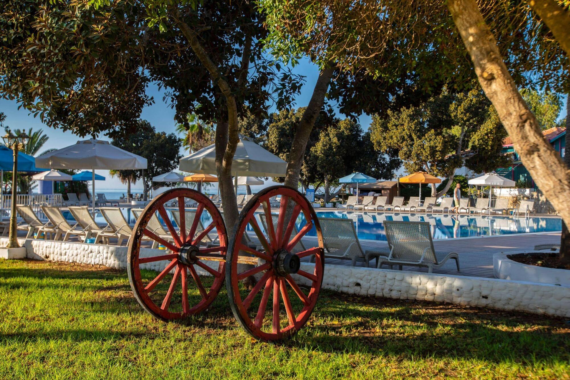 Merit Cyprus Gardens Holiday Famagusta  Luaran gambar